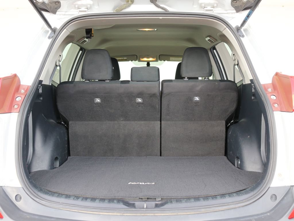 Used 2015 Toyota RAV4 LE AWD/4WD image 26
