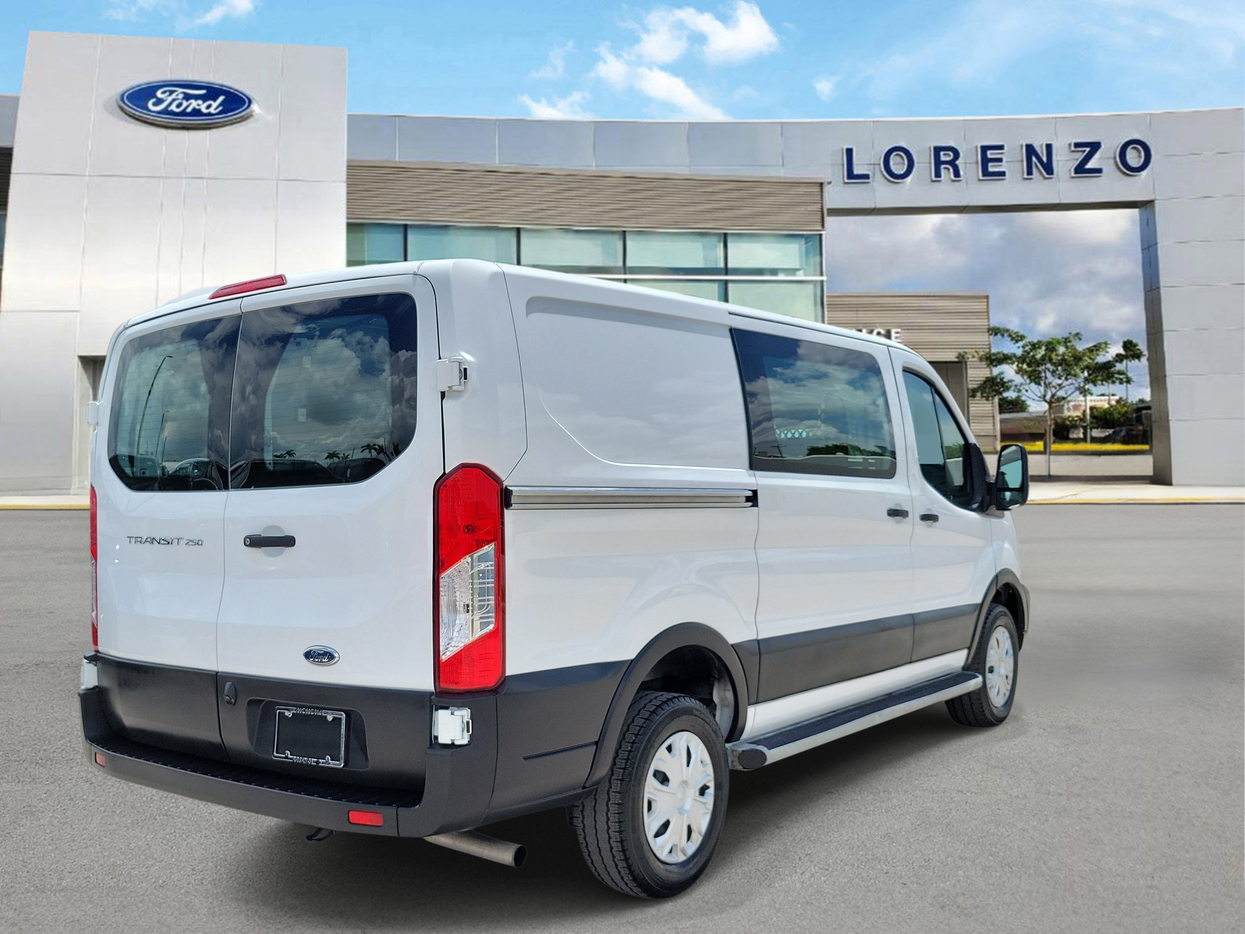 Used 2024 Ford Transit 250 Low Roof w/ Exterior Upgrade Package RWD image 5