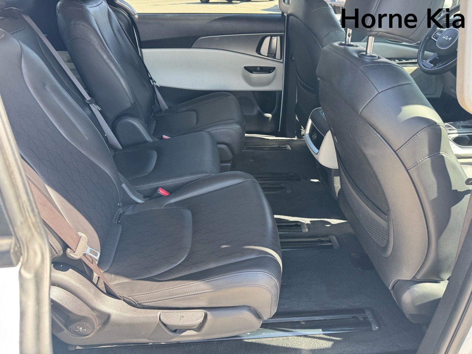Certified 2024 Kia Carnival LX FWD image 28