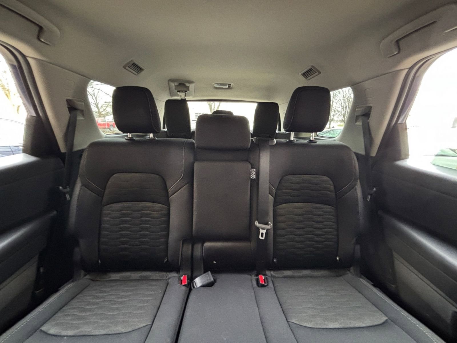 Used 2025 Nissan Pathfinder SV image 41