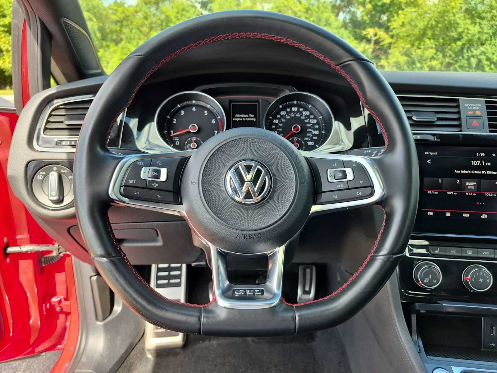Used 2019 Volkswagen GTI SE FWD image 24