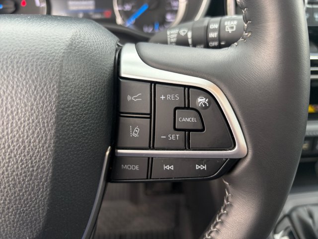 Used 2026 Toyota Highlander XLE AWD/4WD image 35