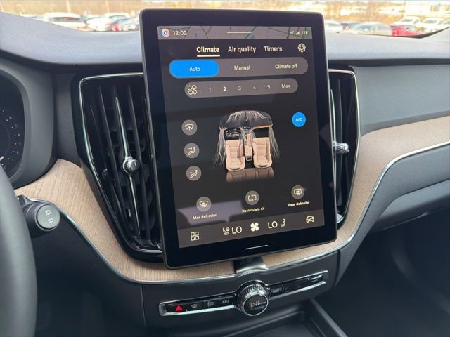 New 2026 Volvo XC60 B5 Plus w/ Climate Package AWD/4WD image 19