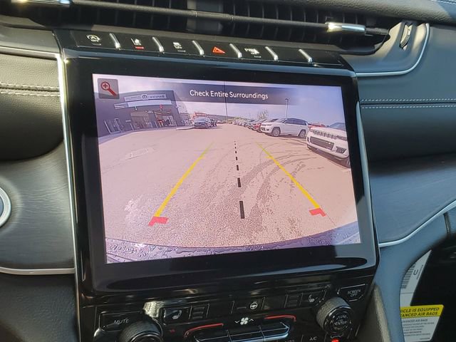 New 2025 Jeep Grand Cherokee Limited w/ Black Appearance Package image 11
