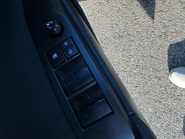 Used 2023 Toyota Camry SE w/ Cold Weather Package image 25