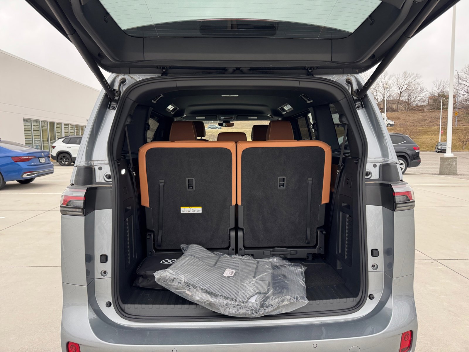 New 2025 Volkswagen ID. Buzz Pro S image 8