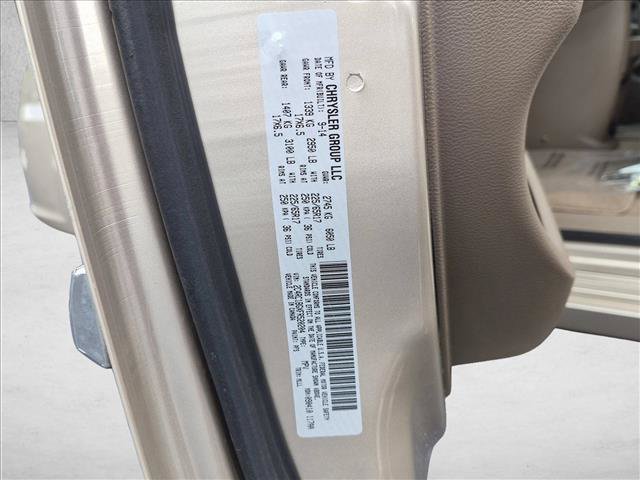 Used 2015 Chrysler Town & Country Touring FWD image 25