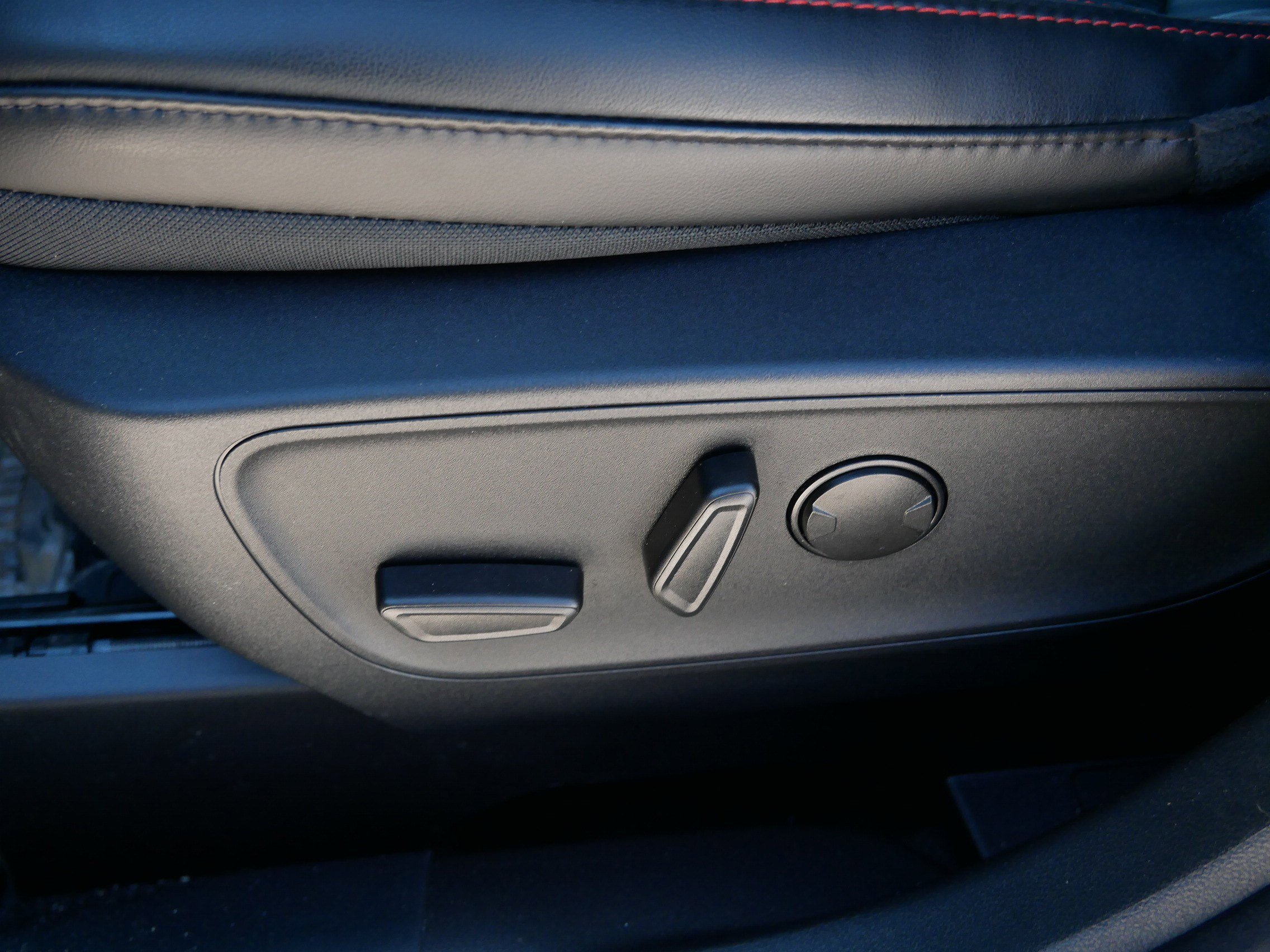 New 2025 Ford Escape ST-Line w/ Tech Pack #1 image 19