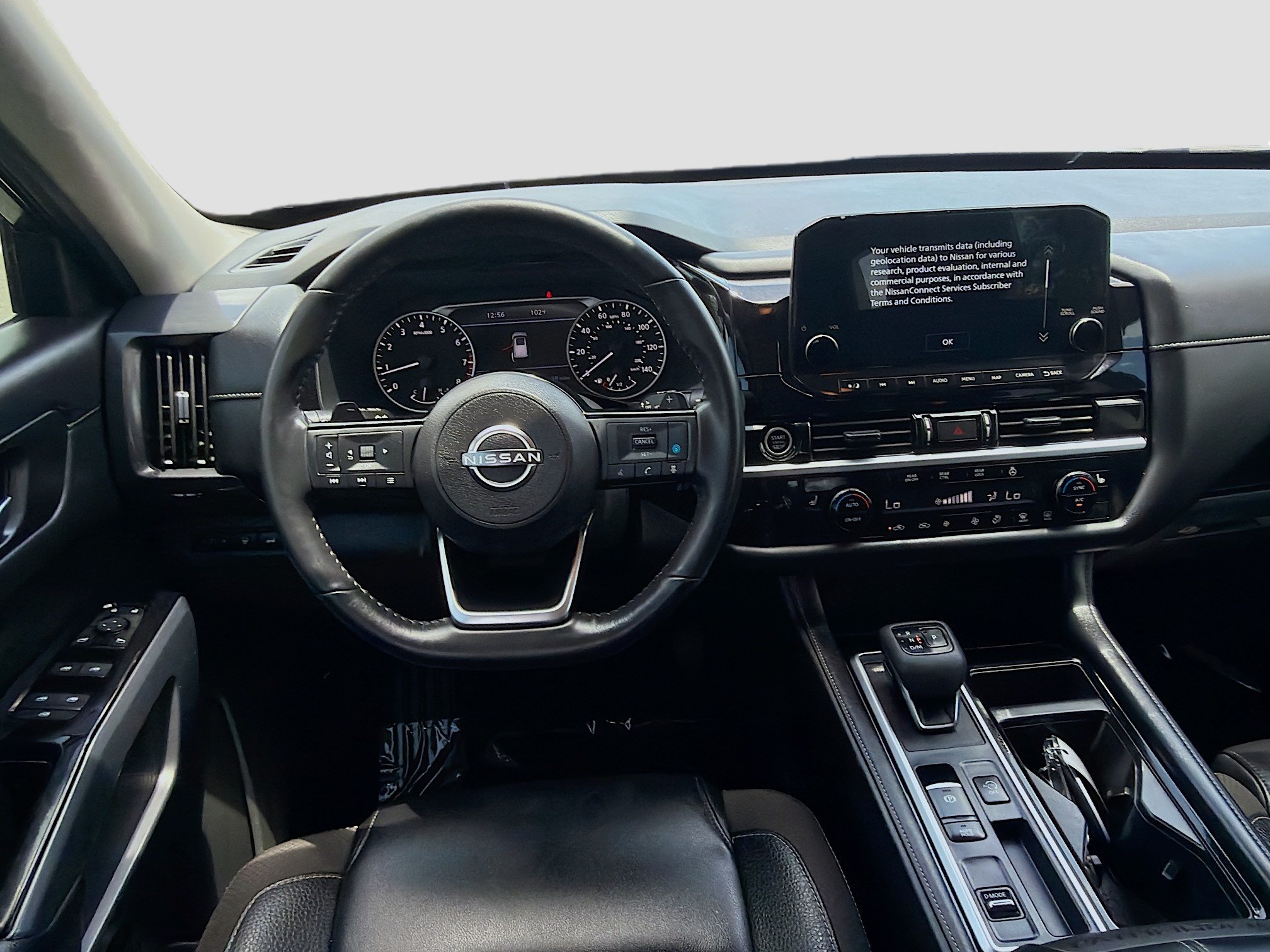 Used 2024 Nissan Pathfinder SL w/ Black Appearance Package FWD image 18