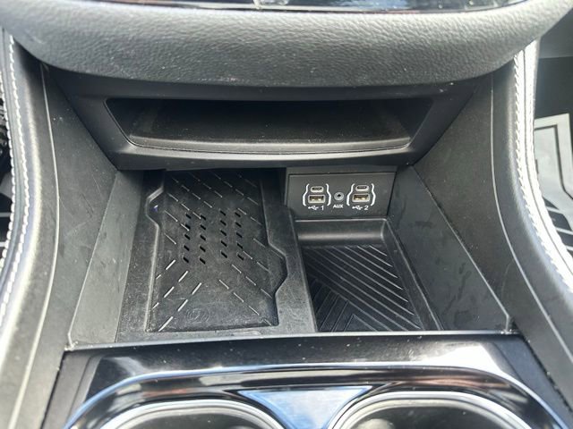 Used 2025 Chrysler Pacifica Limited FWD image 36