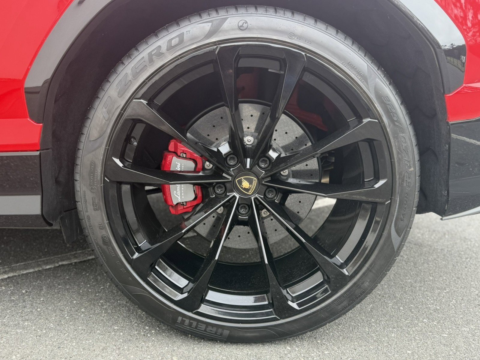 Used 2020 Lamborghini Urus image 24