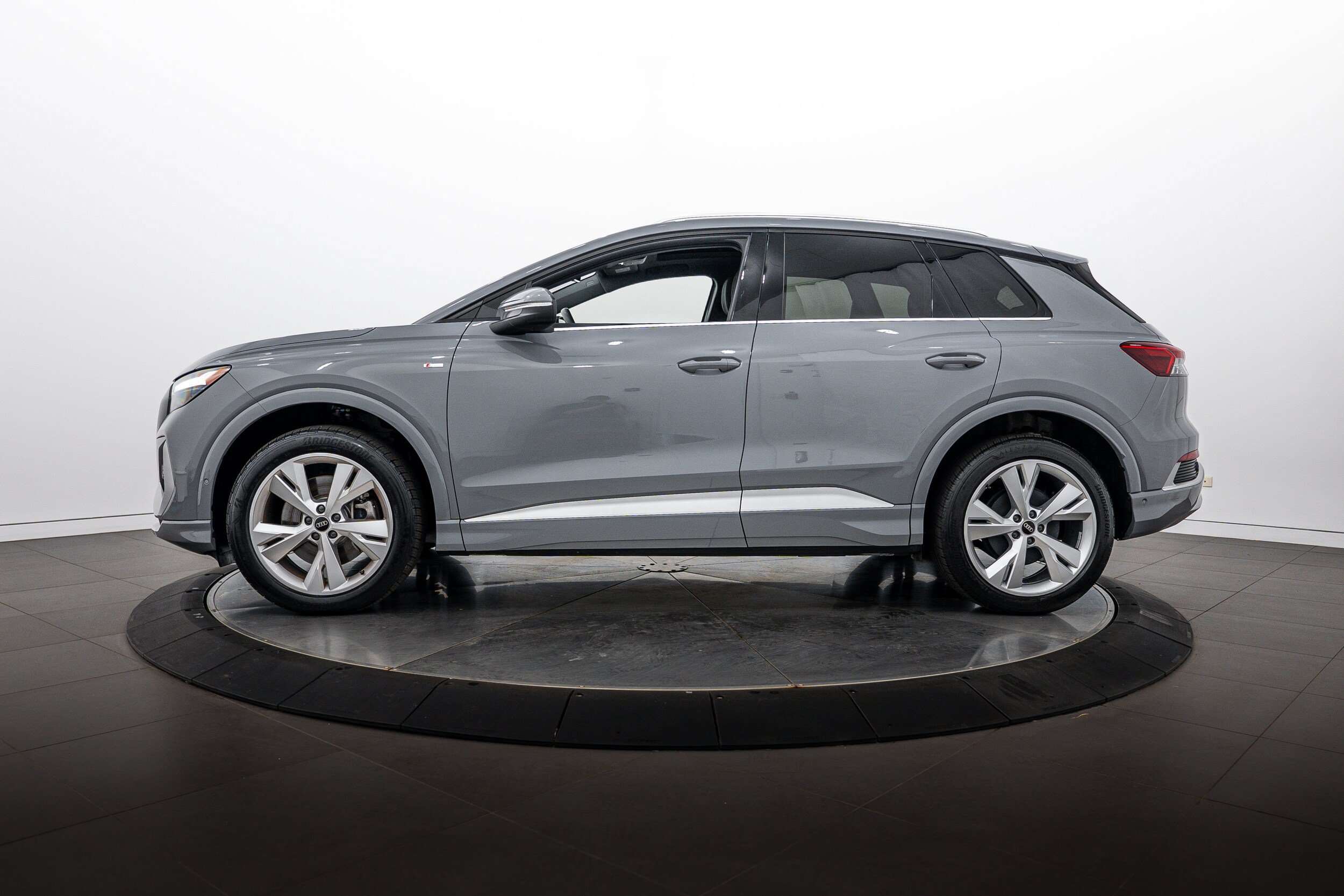 Certified 2023 Audi Q4 e-tron Premium Plus w/ Premium Plus AWD/4WD image 6