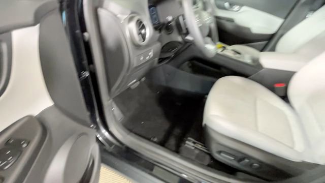 Used 2023 Hyundai Kona SE FWD image 19