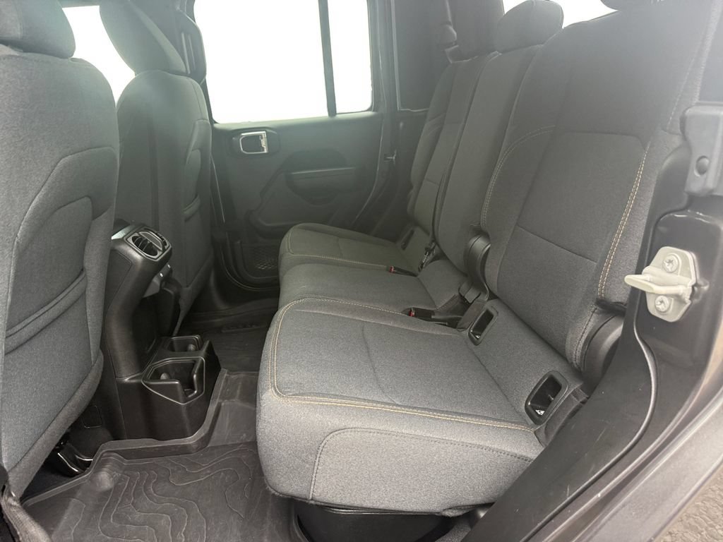 Used 2024 Jeep Gladiator Sport AWD/4WD image 13
