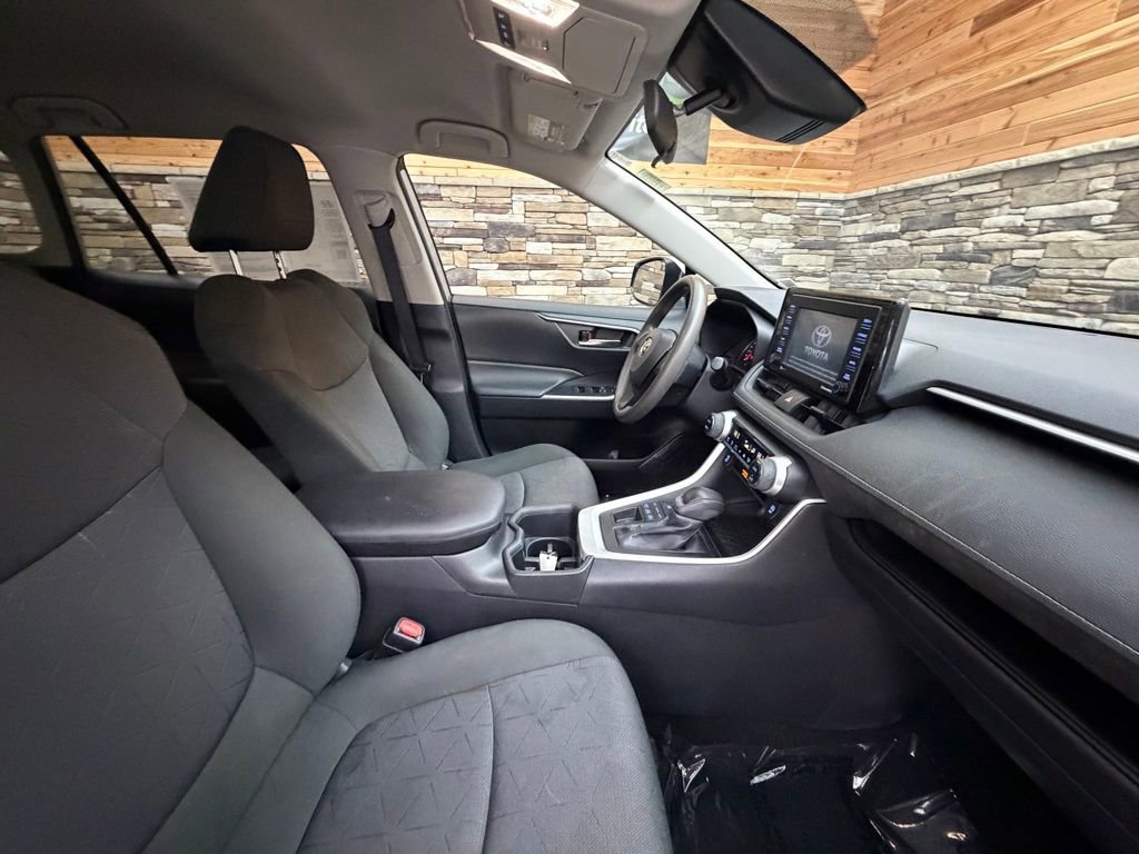 Used 2022 Toyota RAV4 XLE image 14