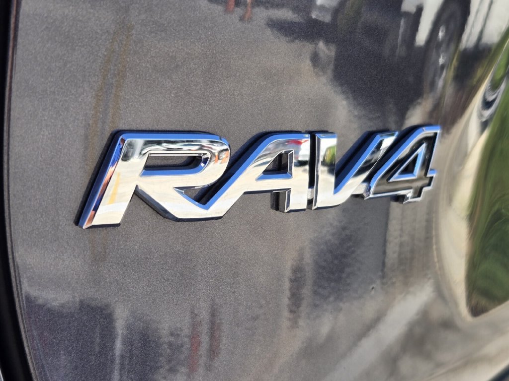 Used 2025 Toyota RAV4 XLE w/ Convenience Package FWD image 14