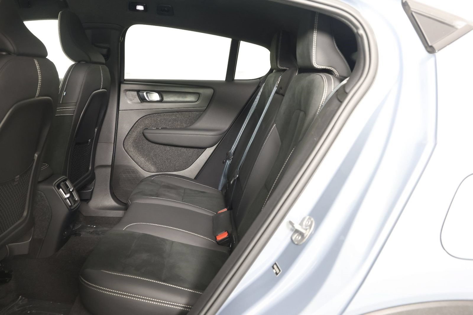Certified 2023 Volvo C40 P8 Recharge Plus w/ Protection Package Premier AWD/4WD image 30