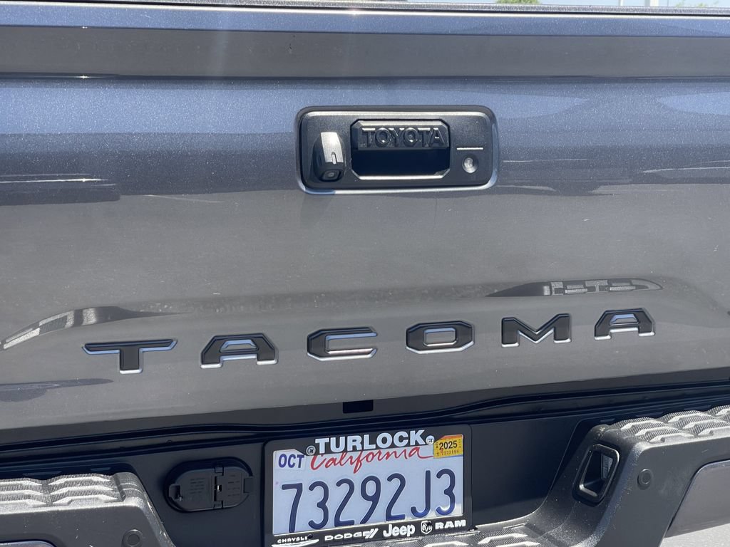 Used 2019 Toyota Tacoma TRD Sport w/ Technology Package RWD image 9