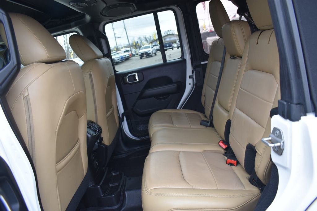 Used 2018 Jeep Wrangler Unlimited Sahara image 23