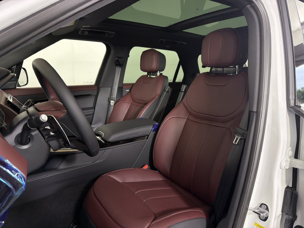 New 2027 Land Rover Range Rover Sport Dynamic SE AWD/4WD image 5