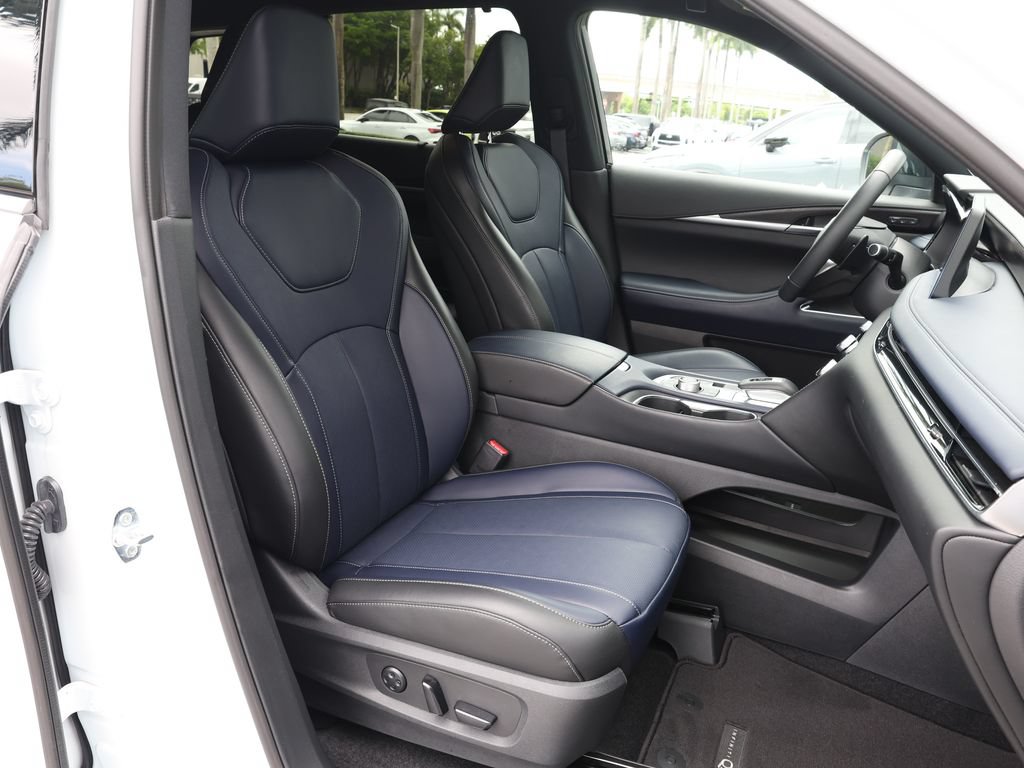 Certified 2026 INFINITI QX60 Sport w/ Dark Cargo Package AWD/4WD image 23