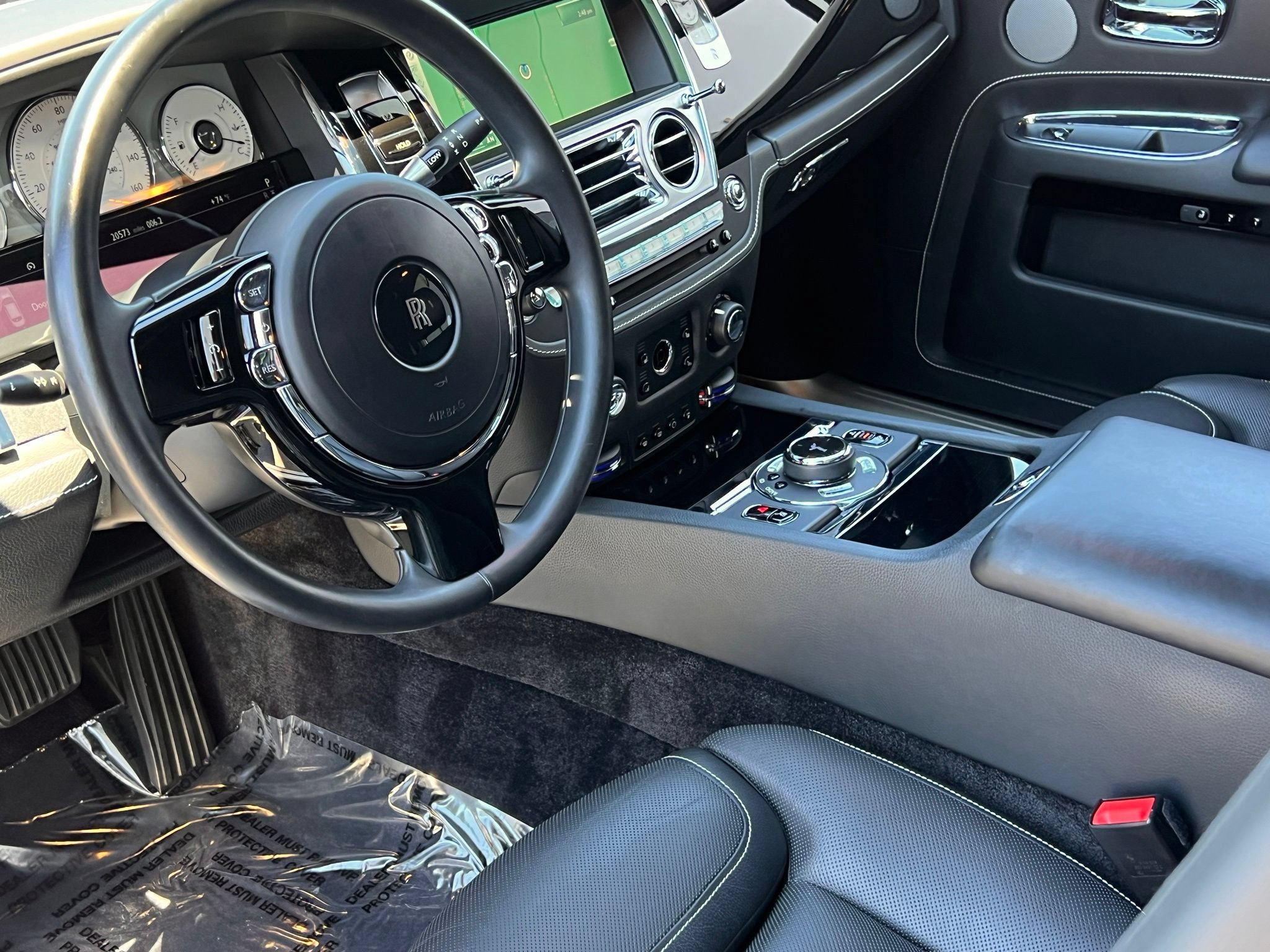 Used 2017 Rolls-Royce Ghost RWD image 2