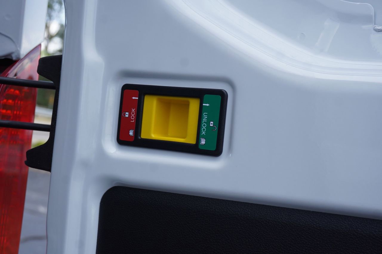 New 2025 Ford Transit 250 148 Medium Roof image 9