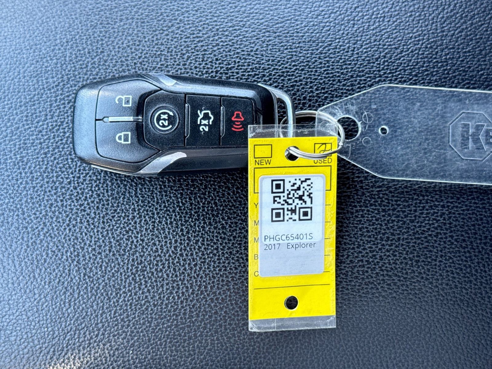 Used 2017 Ford Explorer XLT w/ Equipment Group 202A image 40