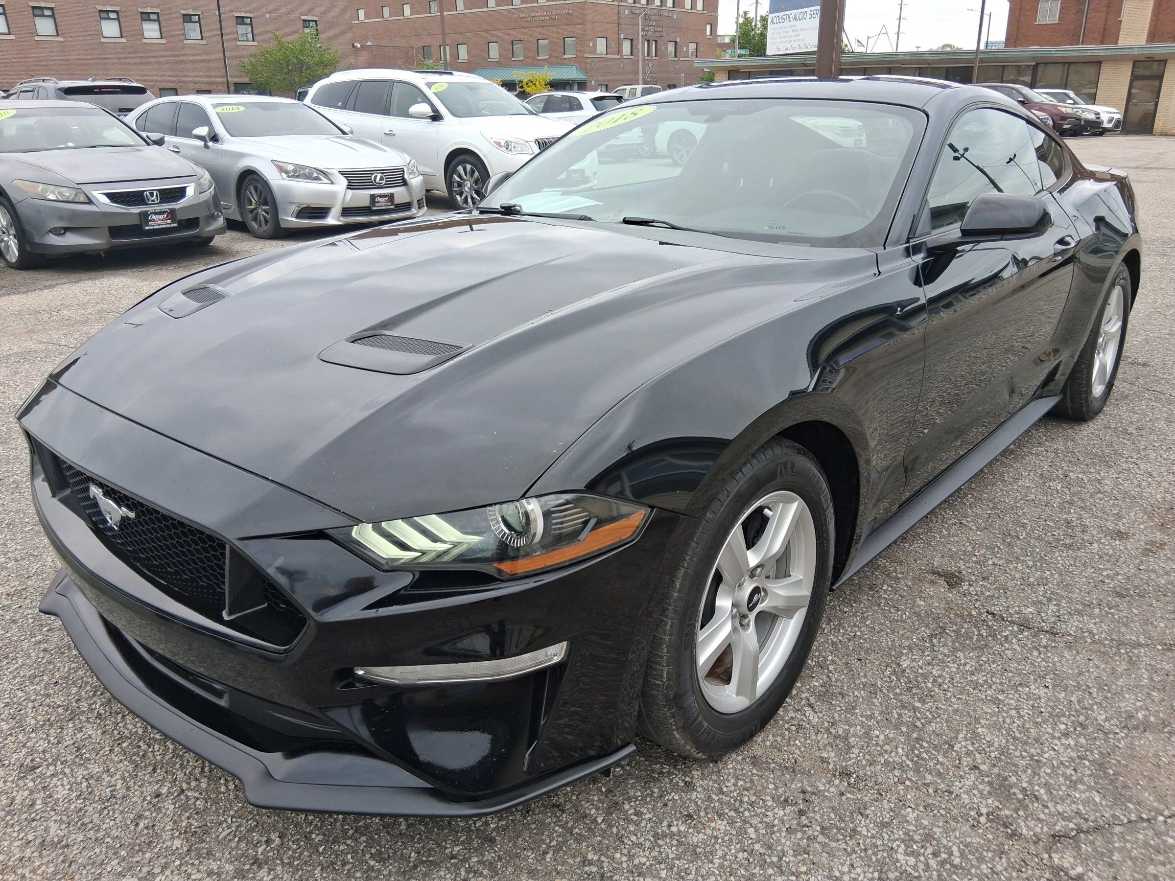 Used 2018 Ford Mustang Coupe RWD image 3