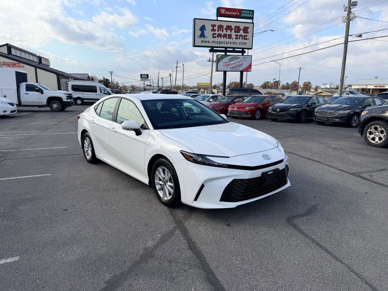Used 2025 Toyota Camry LE FWD image 4
