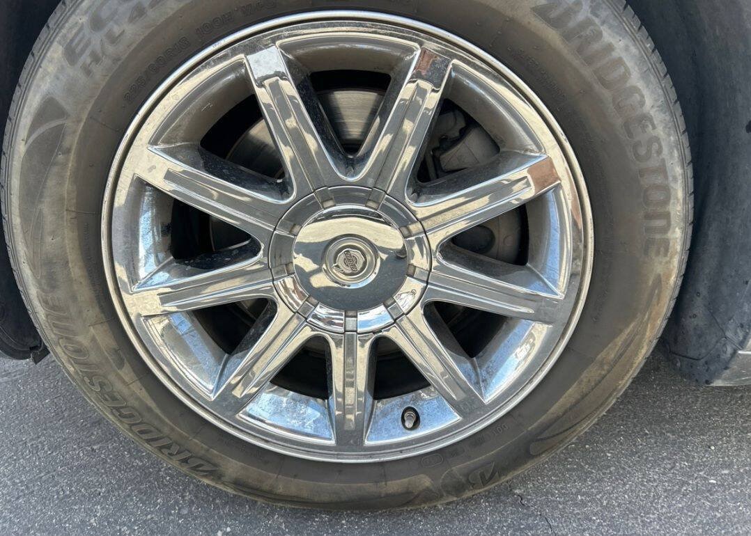 Used 2006 Chrysler 300 C w/ Navigation & Sound Group II RWD image 24