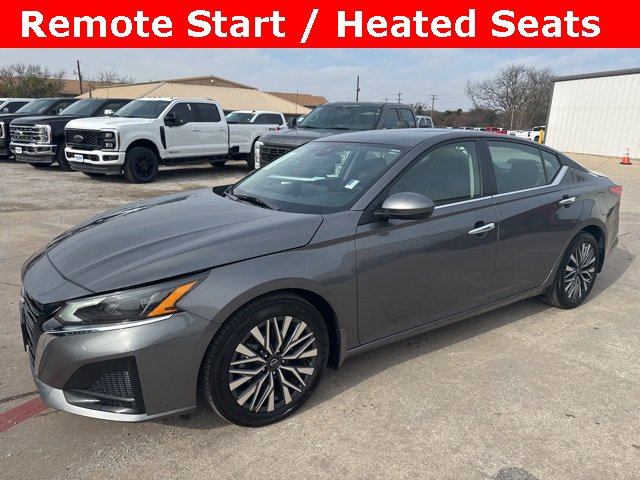 Used 2024 Nissan Altima 2.5 SV w/ SV Premium Package image 1