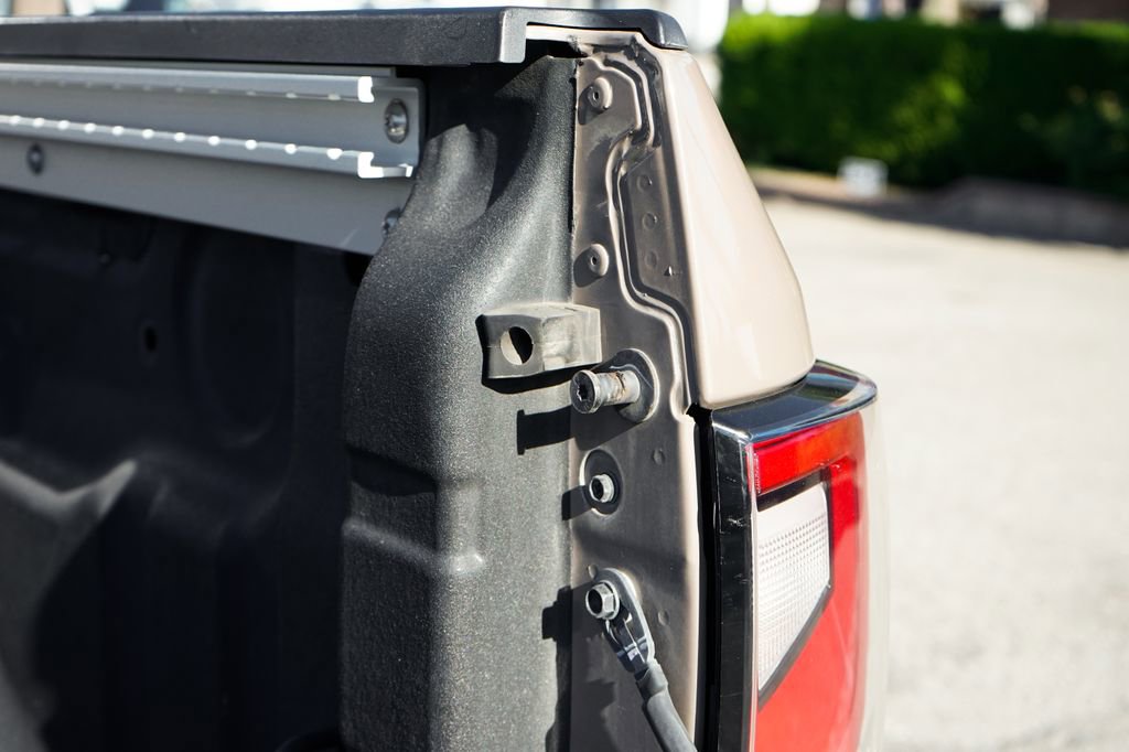 Used 2021 Nissan Titan PRO-4X w/ Pro-4x Utility Package image 9