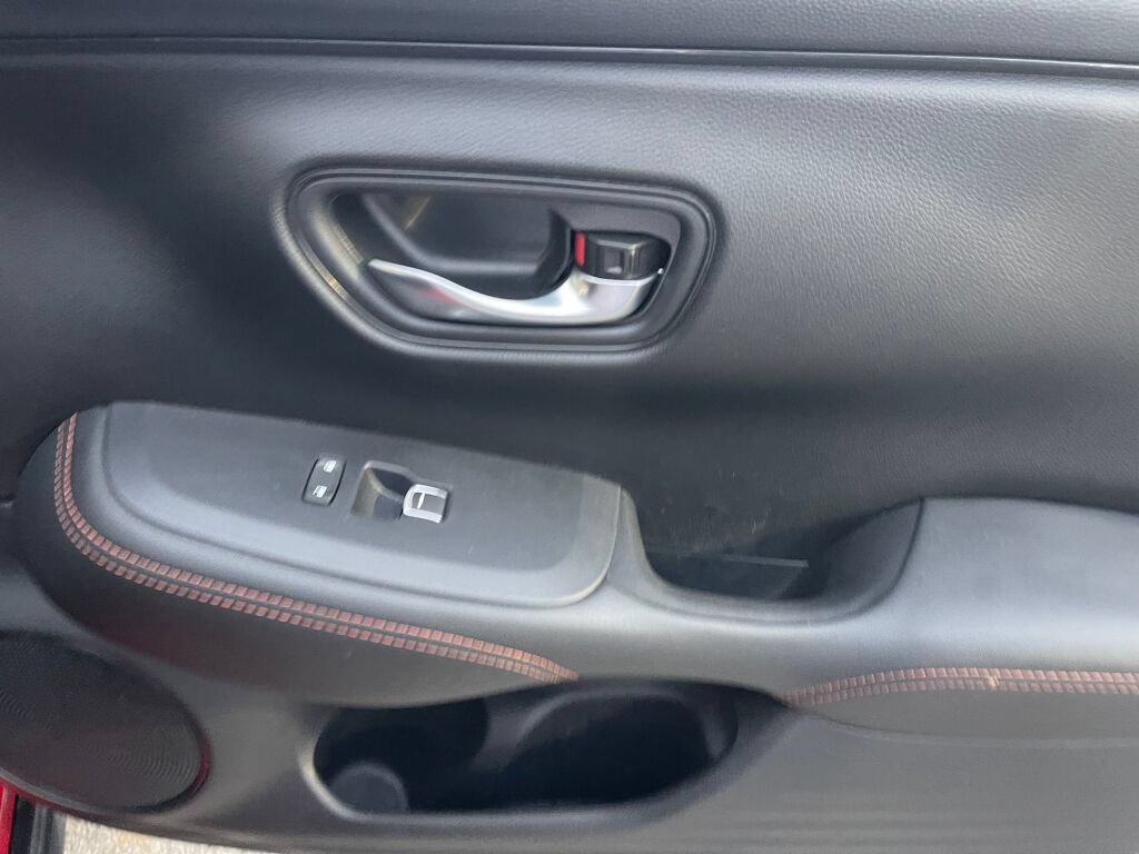 Certified 2025 Honda HR-V Sport image 31