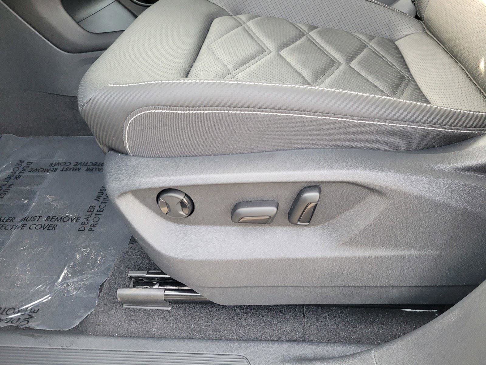 New 2026 Volkswagen Atlas Cross Sport SE image 16