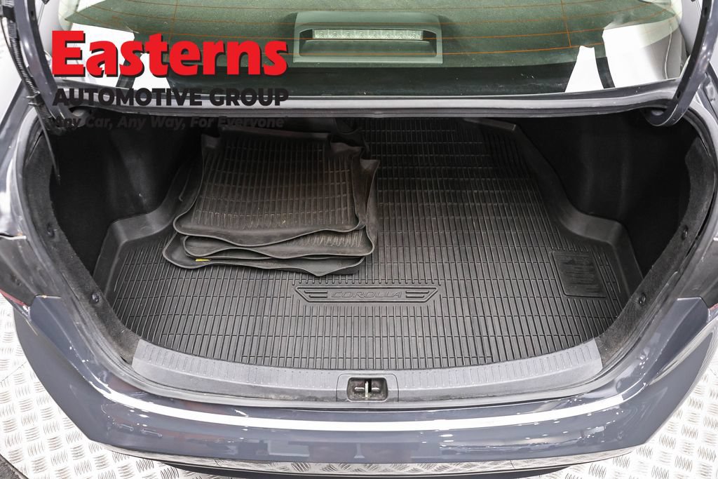Used 2023 Toyota Corolla LE FWD image 9