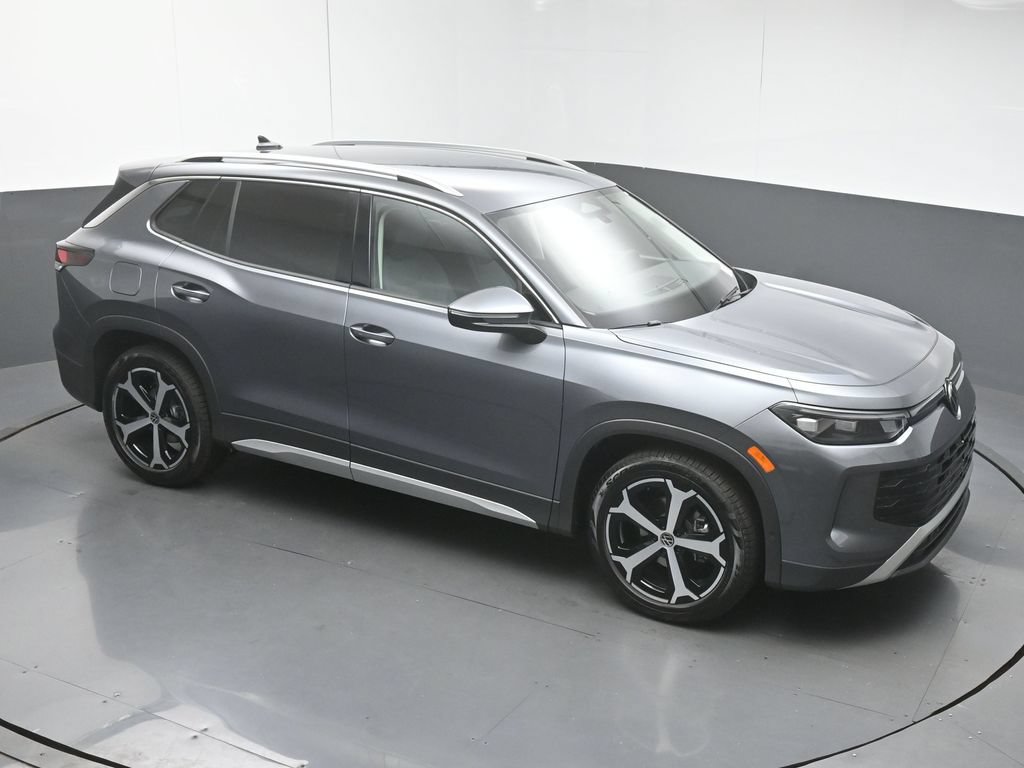 New 2026 Volkswagen Tiguan SE FWD image 38