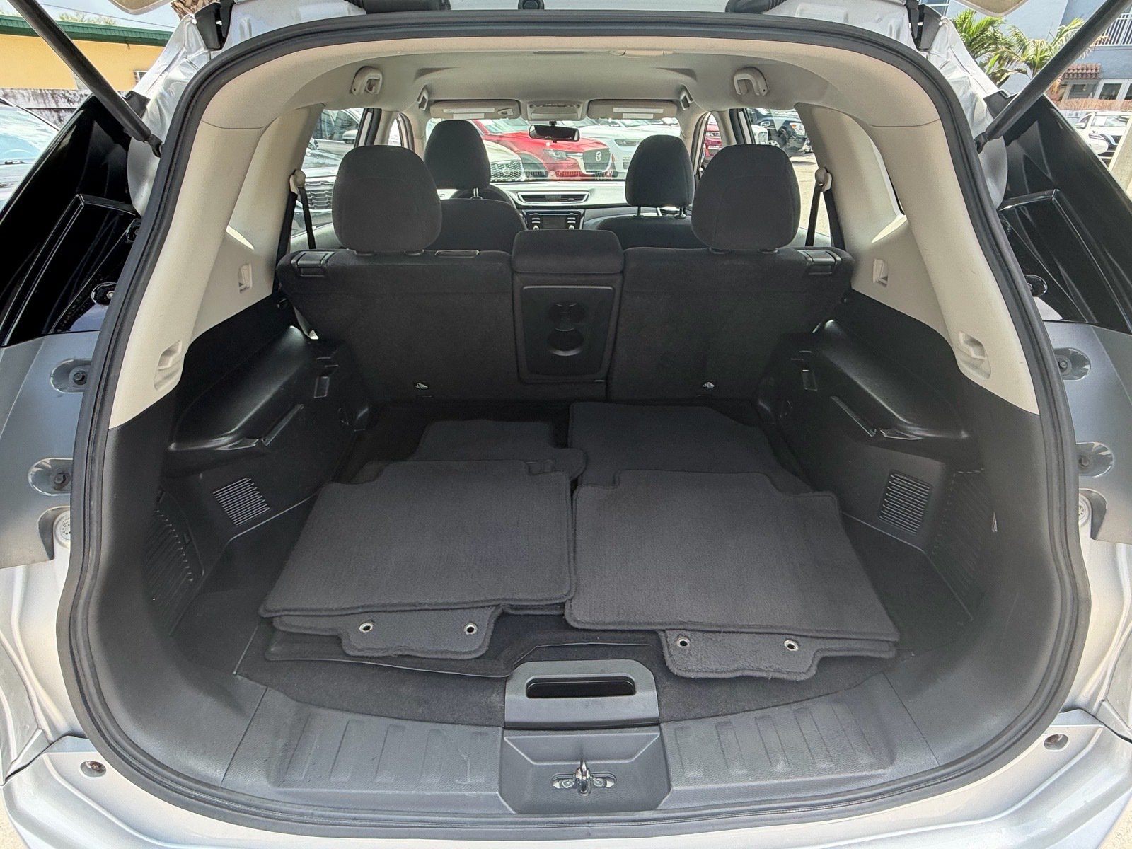 Used 2016 Nissan Rogue S FWD image 14