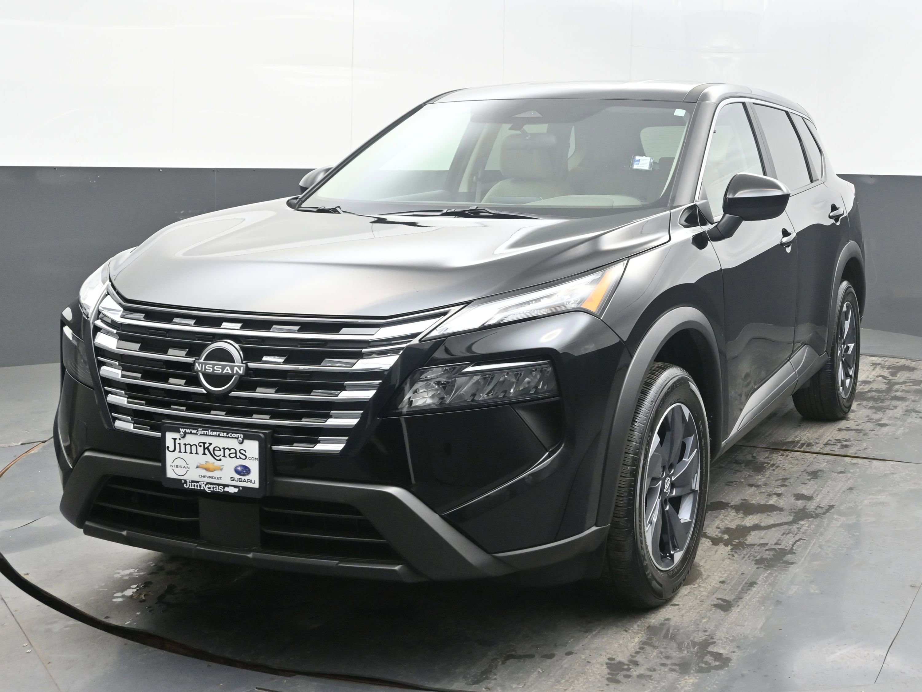 Used 2025 Nissan Rogue SV image 4