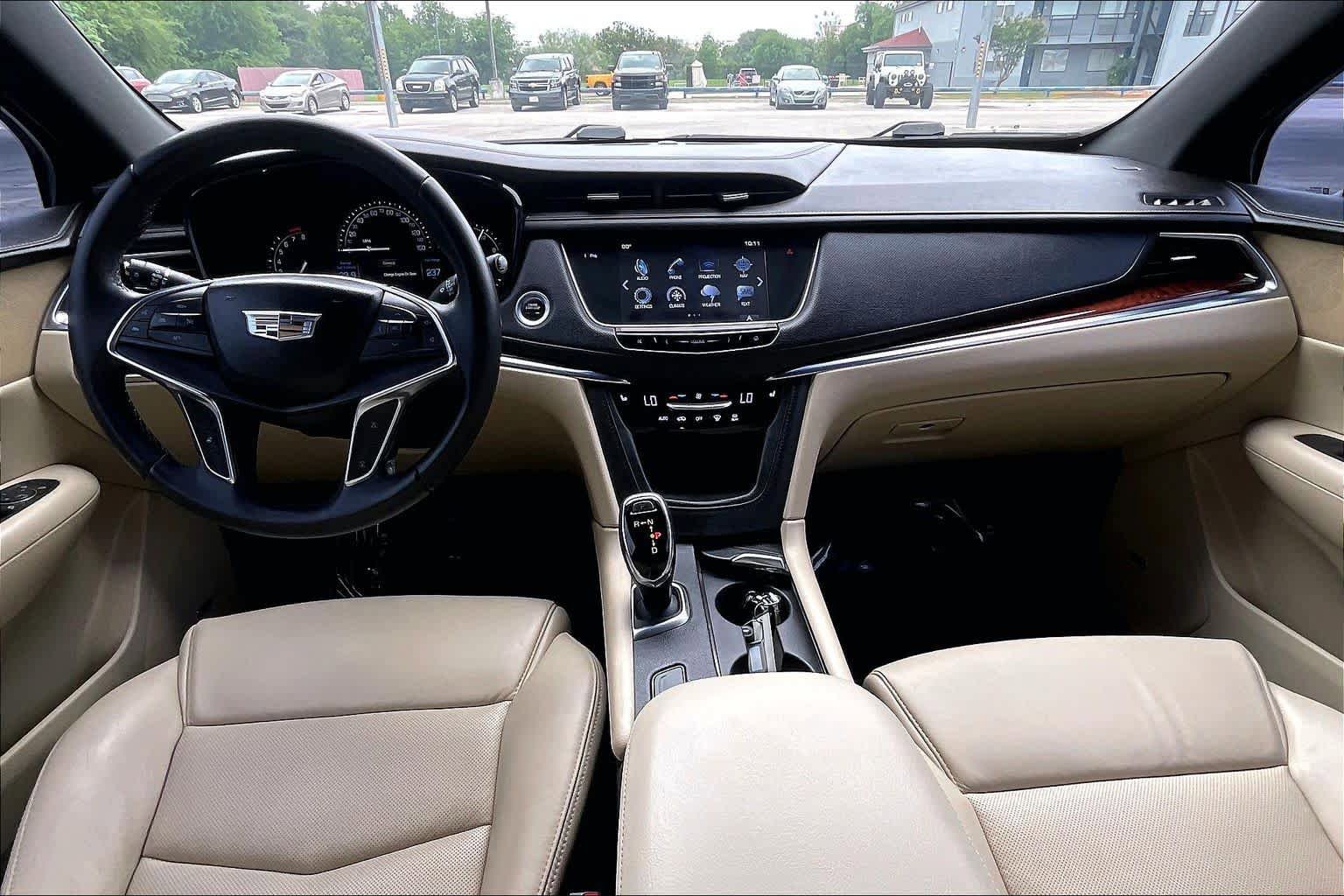 Used 2018 Cadillac XT5 Luxury FWD image 16