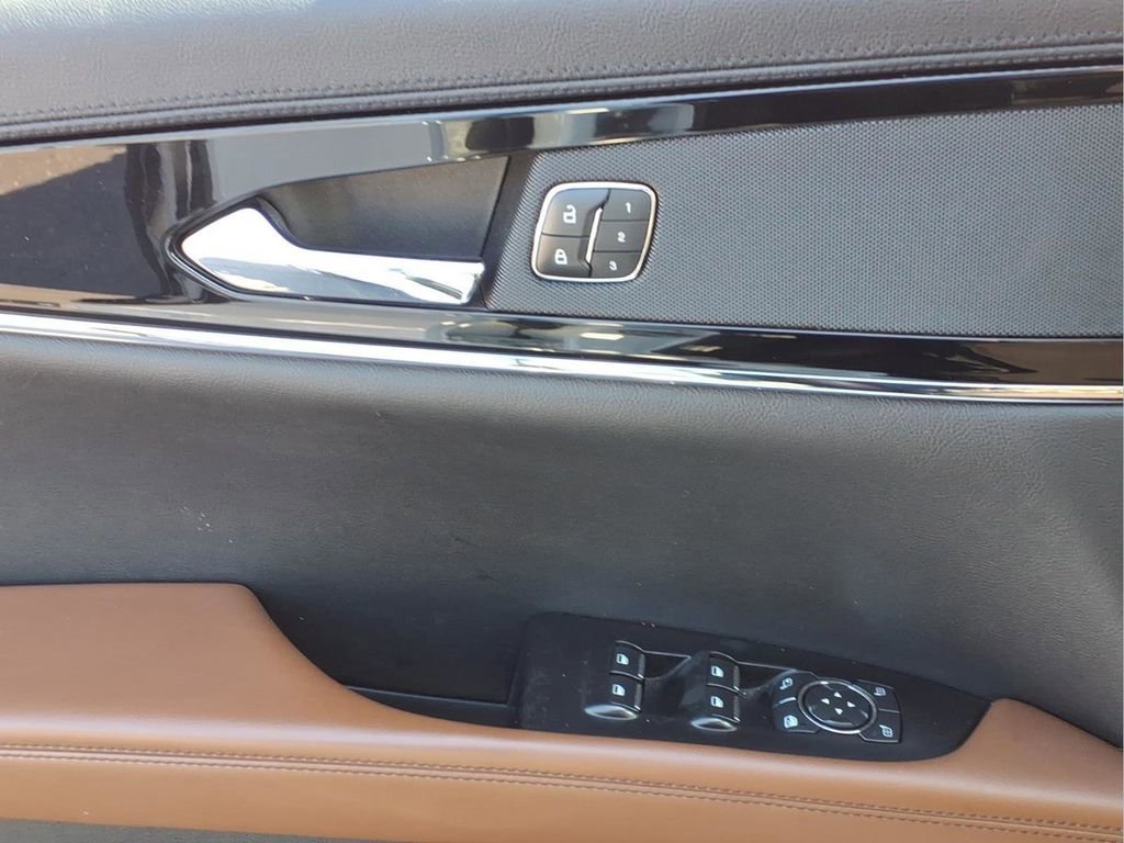 Used 2022 Lincoln Nautilus Reserve w/ Cargo Utility Package AWD/4WD image 22