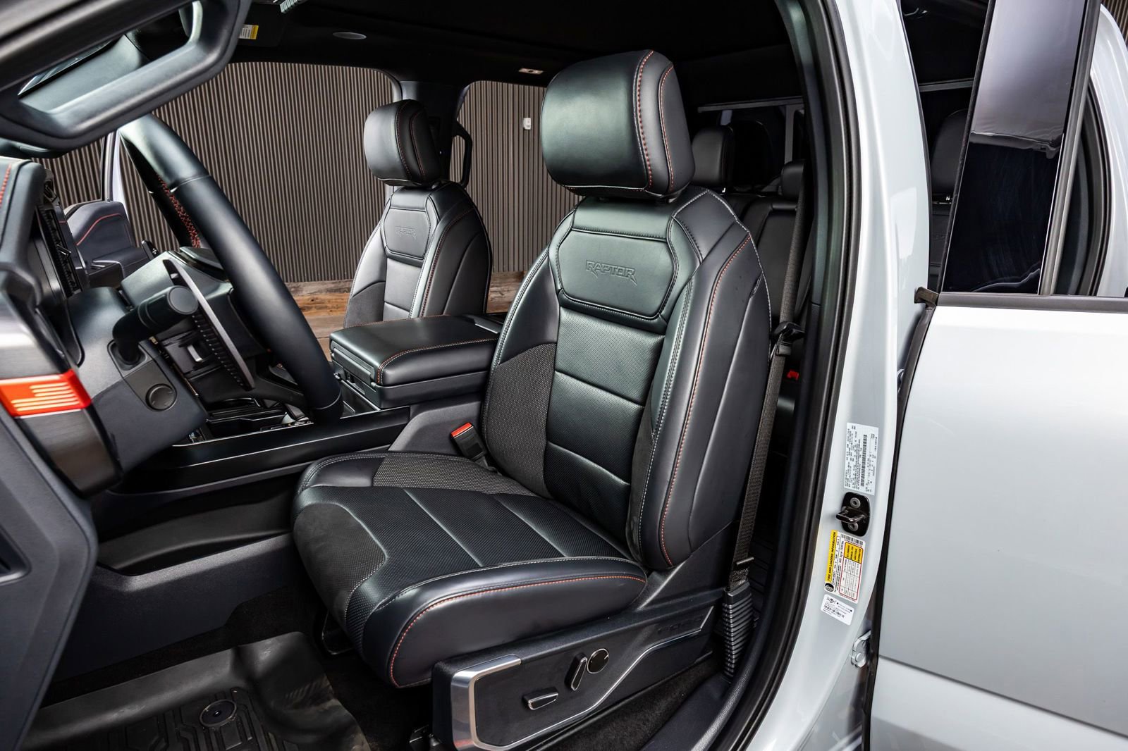 Used 2025 Ford F150 Raptor image 30