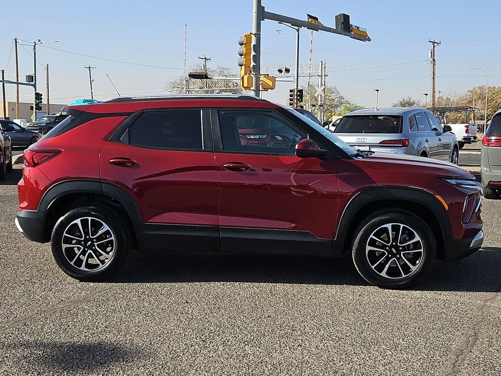 Used 2024 Chevrolet TrailBlazer LT w/ LT Cold Weather Package image 5