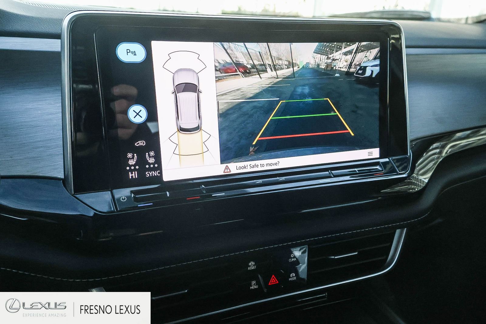 Used 2024 Volkswagen Atlas Cross Sport SE image 25