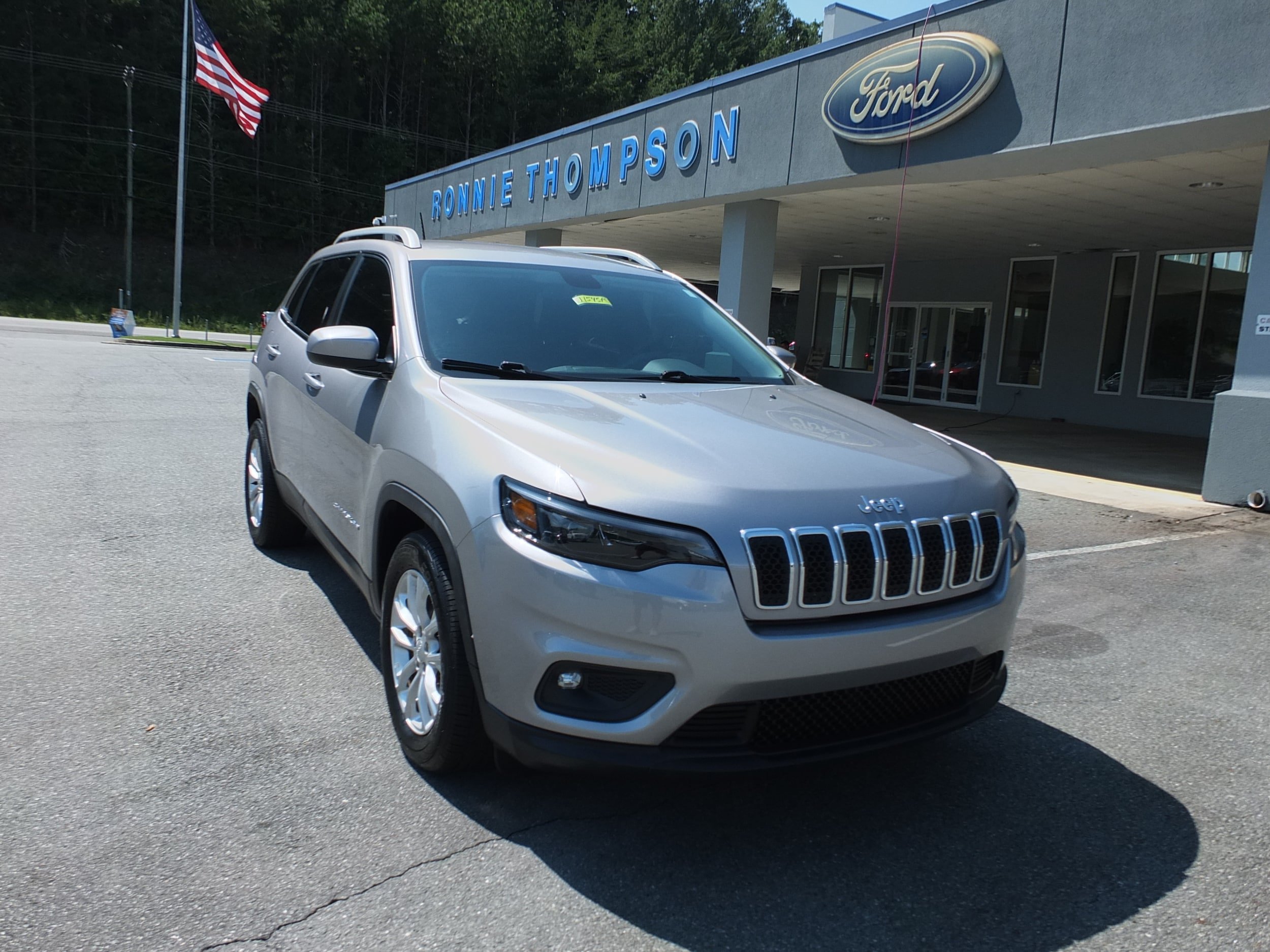 Used 2019 Jeep Cherokee Latitude w/ Popular Appearance Group
