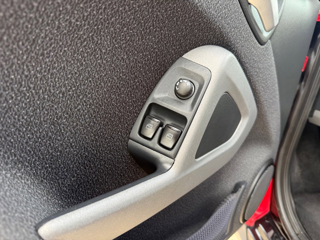 Used 2009 smart fortwo passion RWD image 16