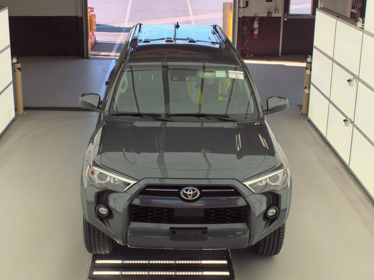 Used 2021 Toyota 4Runner SR5 AWD/4WD image 3