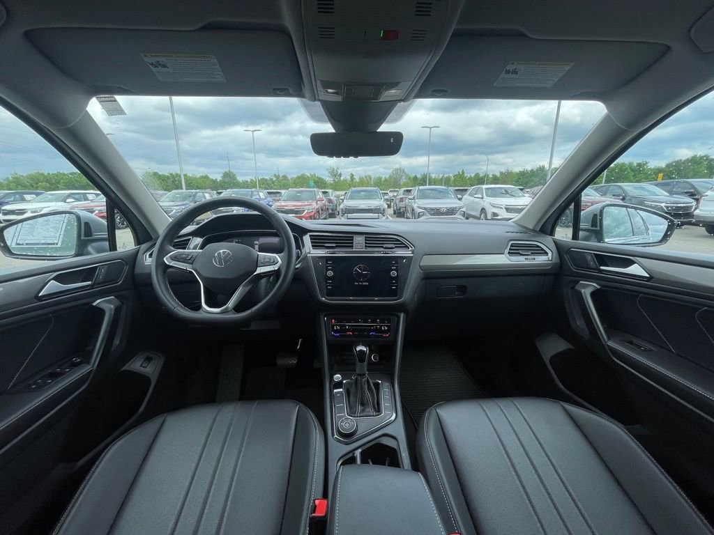 Used 2024 Volkswagen Tiguan SE w/ MDO Package, Two-Row AWD/4WD image 23