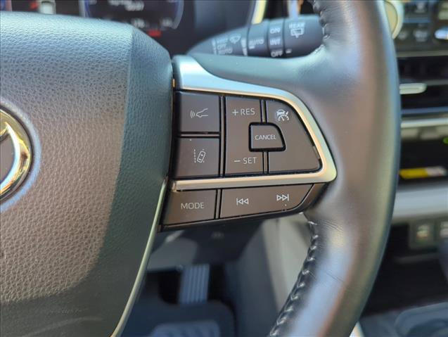Used 2023 Toyota Highlander Platinum FWD image 14