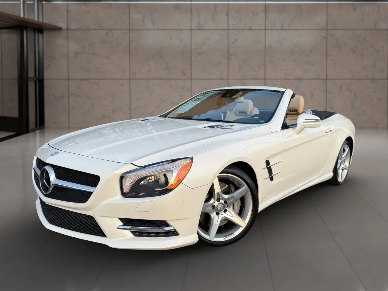 Used 2014 Mercedes-Benz SL 550 image 15